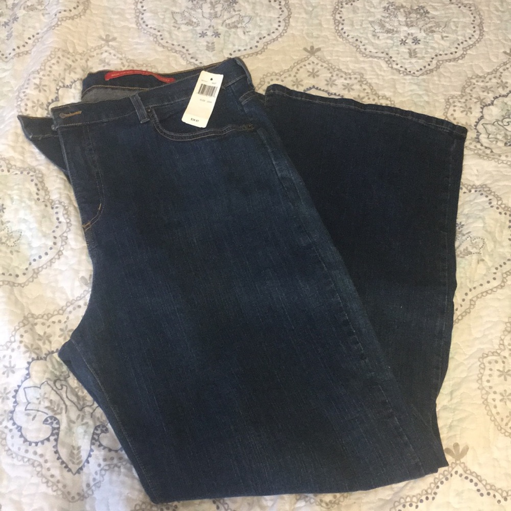 Never worn vintage NYDJ bootcut/flare jeans